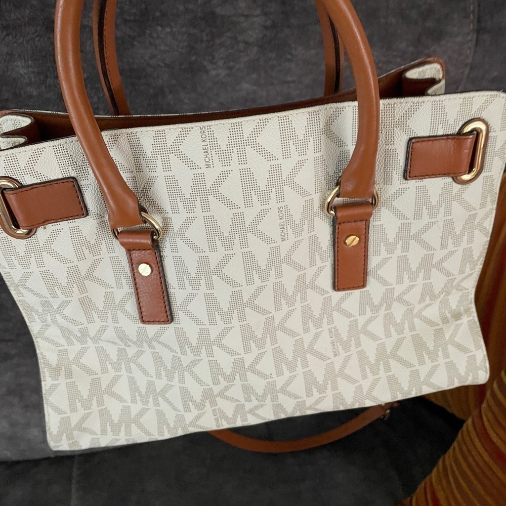 MICHAEL KORS- HAMILTON LARGE SATCHEL HAND BAG NWOT - clean, used once - Picture 8 of 14